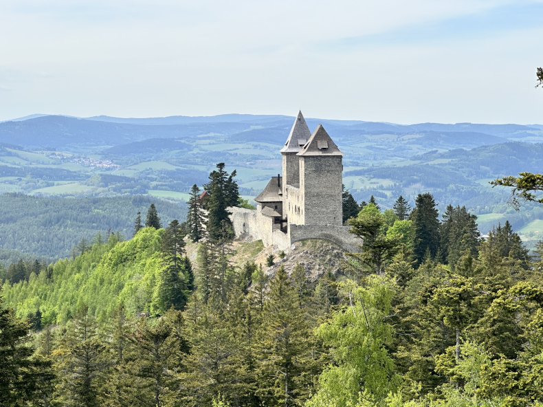 Hrad Ka�perk